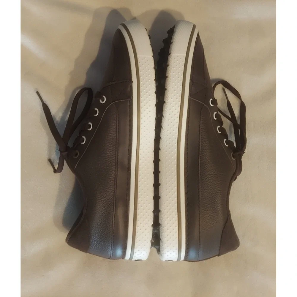 Crocs Golf Hank Haney Mens Brown Leather Bradyn Spikeless Golf Shoes Size 12 EUC